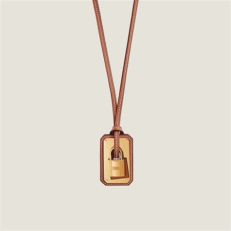 hermes o kelly pendant